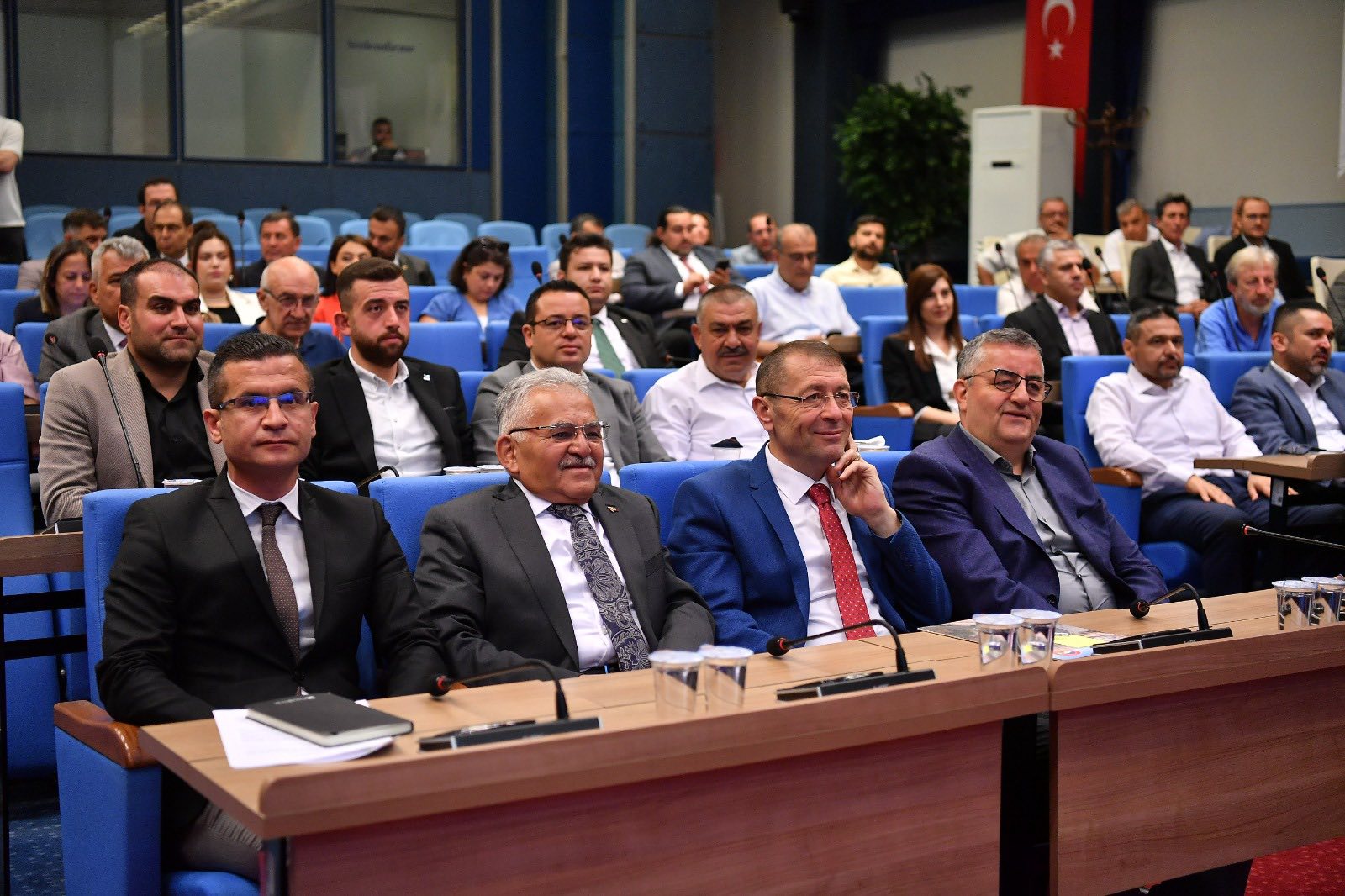 Başkan Büyükkılıç, Kent Konseyi'nde Projelerini Anlattı